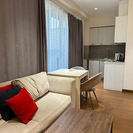 Wonderful Apartment In Republic Square, City Center Erevan Esterno foto